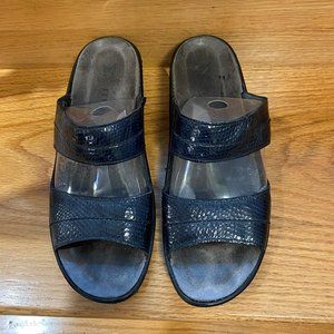 Mephisto Black leather, two straps, slide in sandals, Size 40 (9)